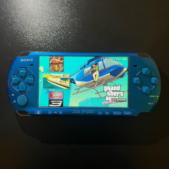 Sony PSP 3000 with games - Picture 8 of 8